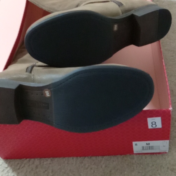 Kelly & Katie boots - Picture 2 of 6